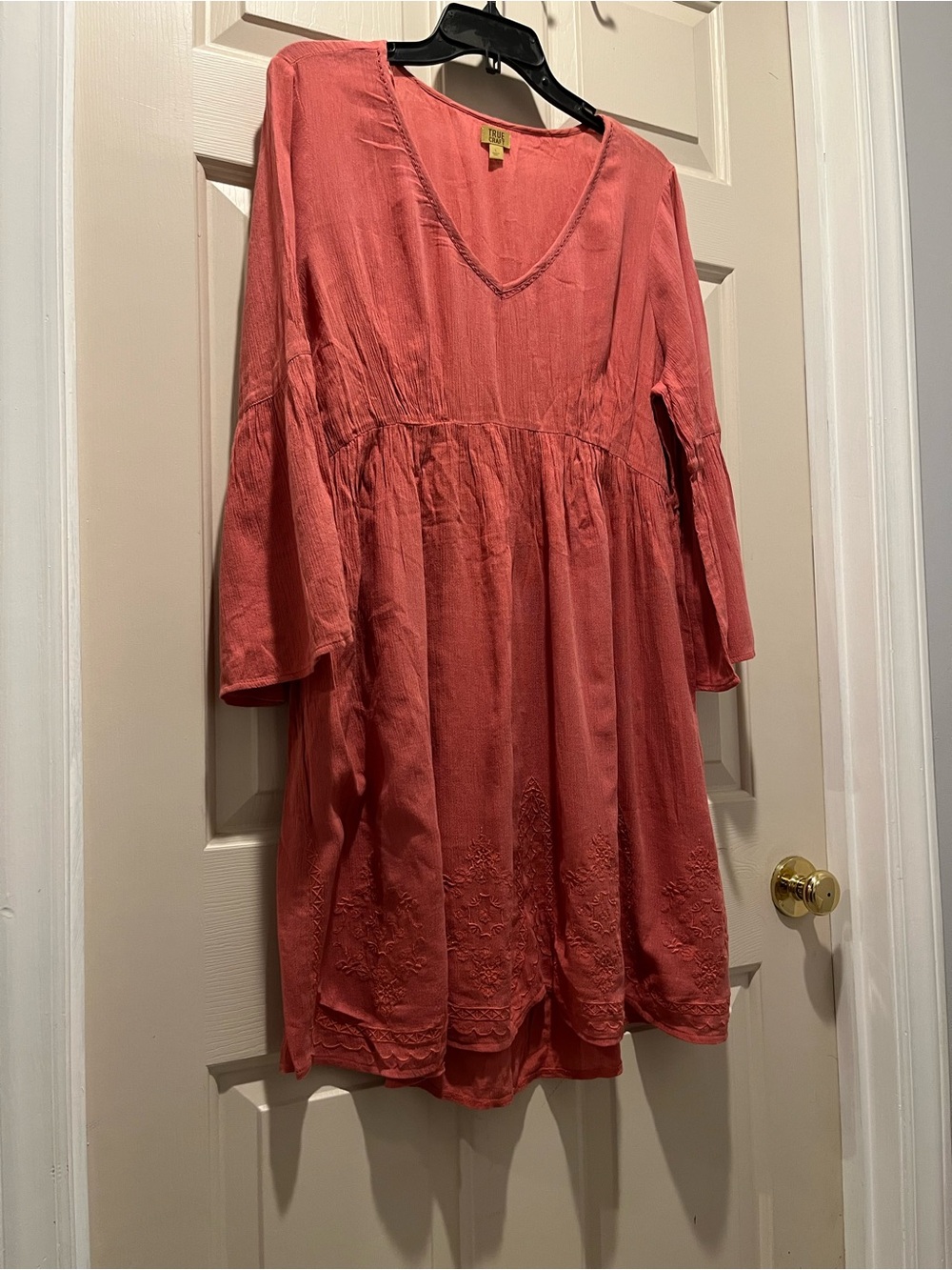 True Craft Coral-Pink V-Neck Long Sleeve Dress